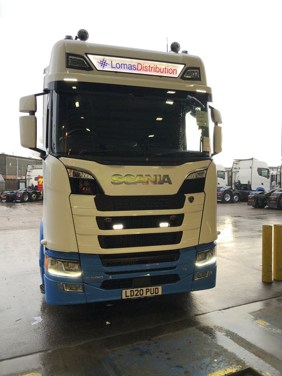 keltruck's tweet photo. Three new S580 #V8 for #LomasDistribution as part of their fleet renewal programme #SuppliedByKeltruck.

#Buxton #Derbyshire #SK17 🏴󠁧󠁢󠁥󠁮󠁧󠁿 https://t.co/neWGFGsysW https://t.co/eTfoSCO0nJ #ScaniaV8 #KingOfTheRoad

👏🏻 @SFletch8

Spec &amp; order your new #Scania at https://t.co/1PS9MXnyNX https://t.co/Fbn4k3Qk9h