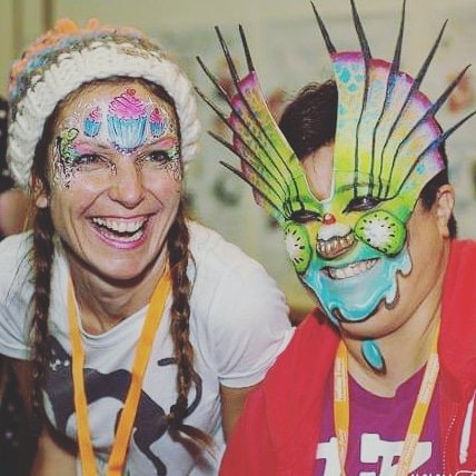 😍This pic sums up the fun of our convention! 😝
😱 ONLY 2 DAYS LEFT!!! Grab Earlybird pricing before it ends!! ‼️ ⒷⓄⒼⓄⒻ ‼️ Get TWO conventions for the price of ONE! Contact us for more info!  #BOGOF 
#facepaint #convention #fun #paint #art #bodyart