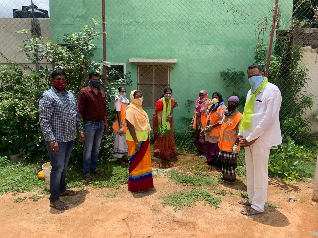 KSRIDEVI136DIV's tweet photo. Today conducted HARITHA HARAM Program at Madhura Nagar park Neredmet. https://t.co/nHdJYjBJgB