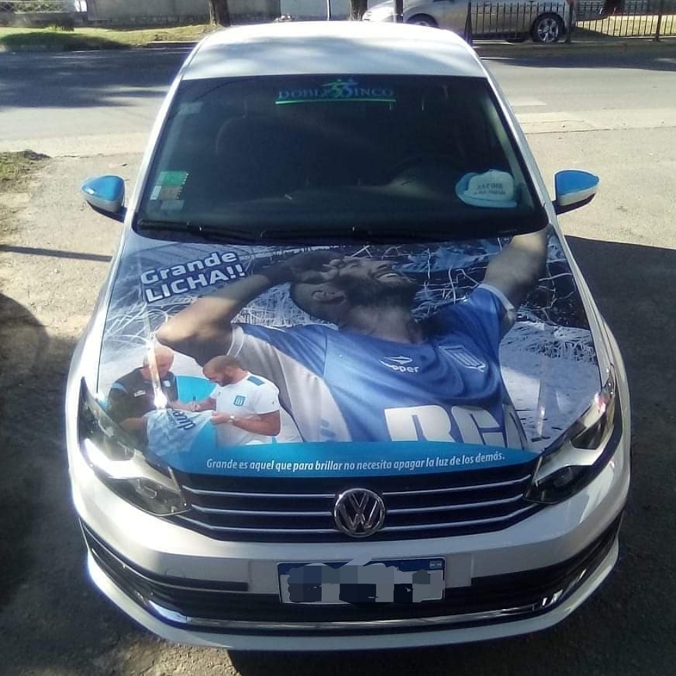 elprimer_grande's tweet image. Y vos, ¿qué tan hincha de #Racing sos? 😱😍💙🎓

📸 @SiLaNuestra 
#ElPrimerGrande