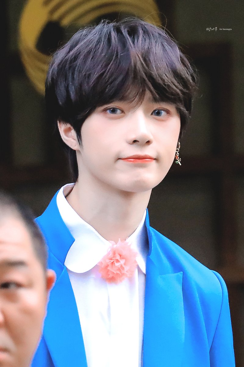 breadtree0313's tweet photo. 200626 뮤뱅퇴근
#BEOMGYU #범규 
#TXT #투모로우바이투게더 https://t.co/FXbt4EiCjR