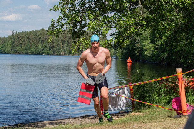 SampoHyp's tweet photo. Kisaraportti Kangasalan swimrun-kisasta blogissa:

https://t.co/covlCZRYyI

Myös ilmoittautuminen Kuopion kisatapahtumaan käy kuumana (jo 50 nimeä), joten jos haluat mukaan kunnon swimrun-kisaan, ilmoittaudu tiistaihin mennessä täällä:

https://t.co/YfaMCDJWva

Kuva: Mari Hillo https://t.co/j9Y0L4pYjv