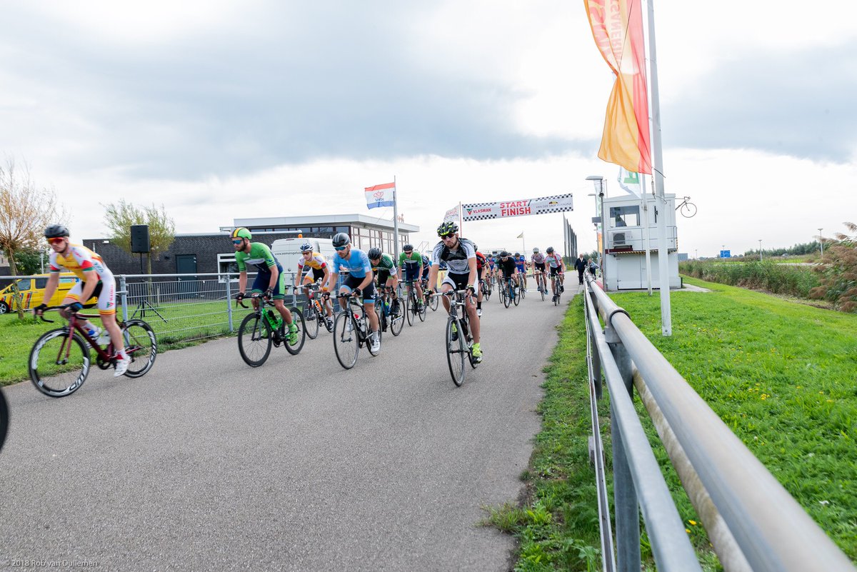 Na een aantal maanden zonder wedstrijden mag er vanaf 1-07-2020weer gekoerst worden bij WV Avanti.
Dit betekent dat er op 2 juli gestart zal gaan worden met de Donderdagavondcompetitie en vanaf 5 juli met de Zondagmorgencompetitie. Voor meer info kijk op wvavanti.nl/2020/06/29/sta…