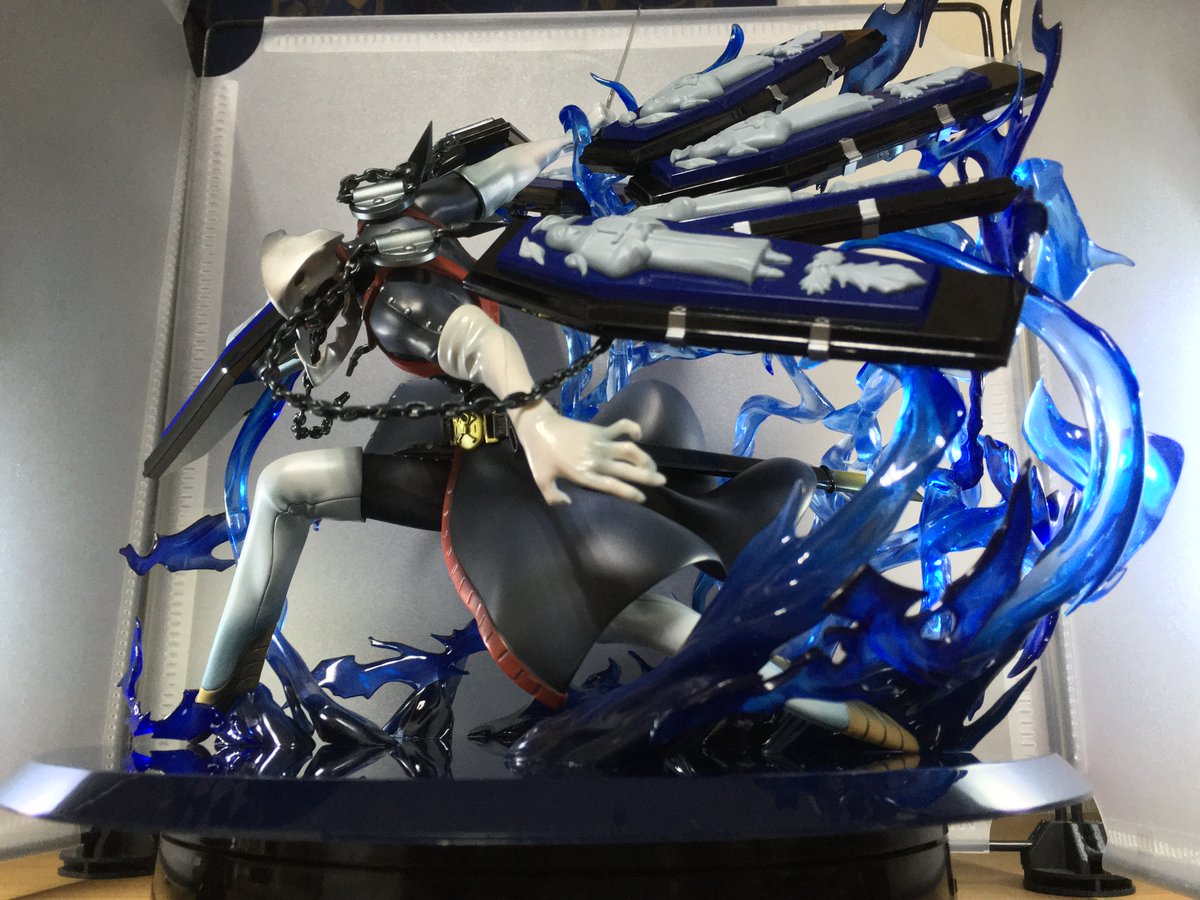とら吉 Di Twitter ムッキムキです 剣を振りかぶる姿 高い出費でしたがまぁまぁ満足 副島成記デザイン最高 タナトス ペルソナ3 メガハウス