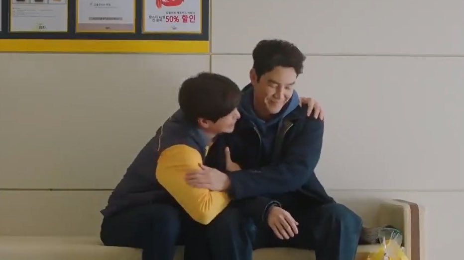 goldendramaview's tweet photo. so much appreciation to kang bae and manager gwi's chemistry. i'm not really surprised with background story of their characters because right from the start i already feel  the father-son chemistry between them. their characteristic match so well 🤧💙 #MysticPopUpBar https://t.co/x9pf6xIlfU