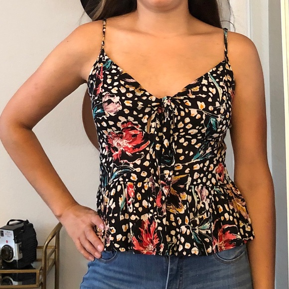 LadySimmons75's tweet photo. So good I had to share! Check out all the items I'm loving on @Poshmarkapp #poshmark #fashion #style #shopmycloset #patronsofpeace #chaps #gildan: https://t.co/NijgJVL2nD https://t.co/8lcqPb0Zbz