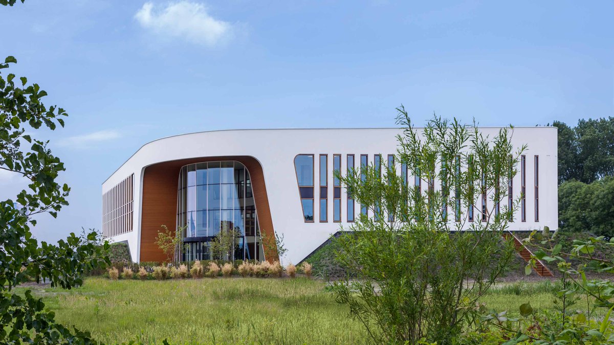EGMarchitecten's tweet photo. 𝗻𝗲𝘄 𝗲𝘆𝗲 𝗰𝗹𝗶𝗻𝗶𝗰
Many rounded shapes in both exterior and interior, luxurious materials and a green courtyard like paradise create a super friendly yet professional all new eye clinic.
https://t.co/Bb9VWOOcxE

@Oogcentrum #aannemersbedrijfdickdeboer #gezondgebouw https://t.co/UprBwCJ1n9