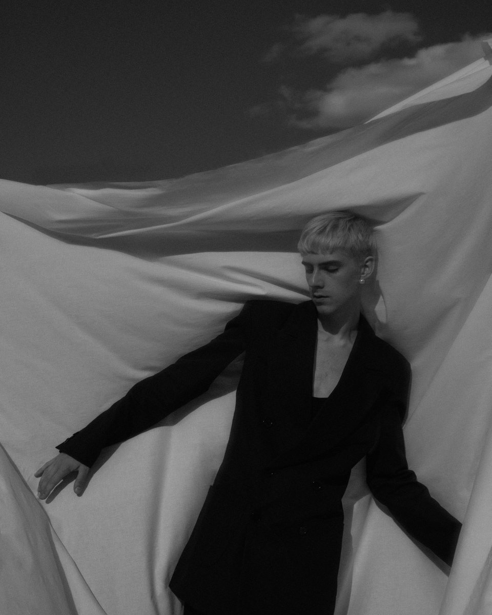 MP10 — Midsummer featuring @Carlotabarrera

instagram.com/p/CB_LyXIIAdL/

I fell in love with Carlota's work ever since I discovered her first collection on social media and the SS20 collection 'Treacle' is no exception.