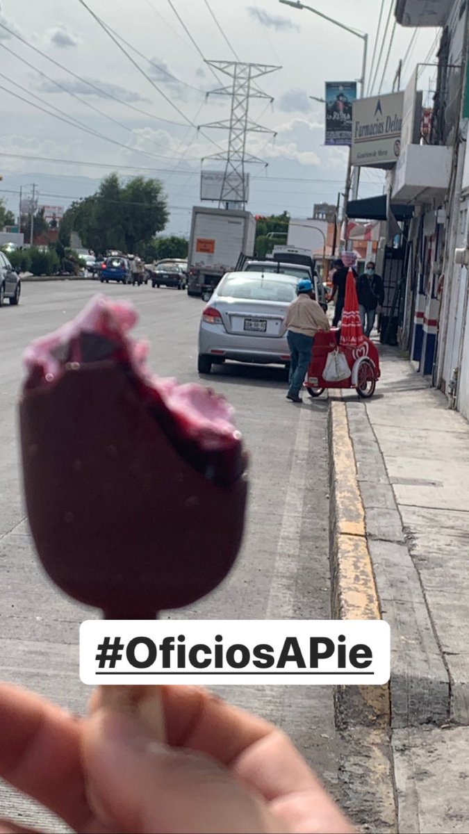 arifvalerdi's tweet photo. Todo un reto ser una persona que se dedique a brindar un #OficioAPie con este espacio público que hemos heredado a la fuerza y que hace evidente nuestras desigualdades.
Diría Delgado: entre lo urbano y el maligno. #ElPaletero https://t.co/SGchdZqZVJ