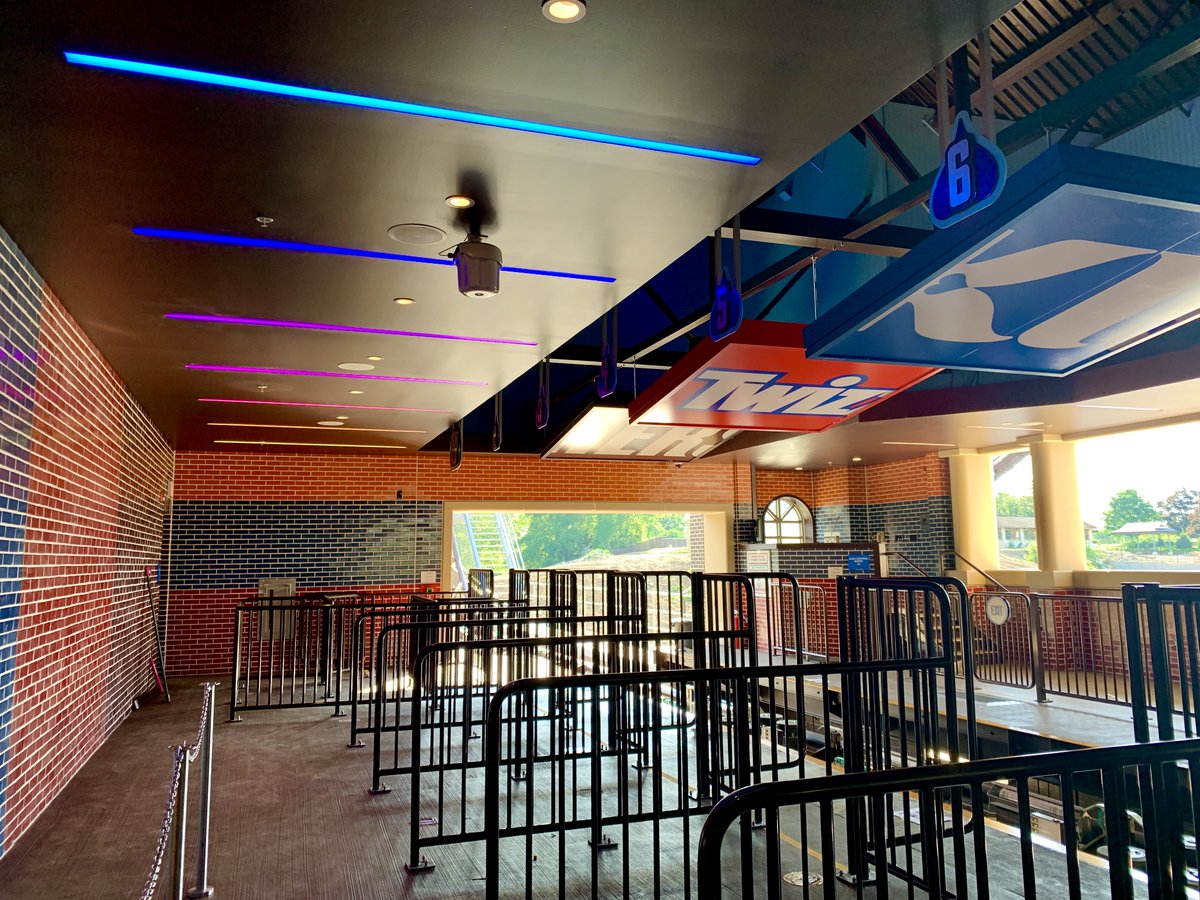 Hersheypark's tweet photo. Here’s your first look inside the Candymonium coaster station. Check out some fast facts about The World’s Sweetest Coaster: https://t.co/uJqHqLI9lg #HPChocolatetown https://t.co/YR0nYfLeQn