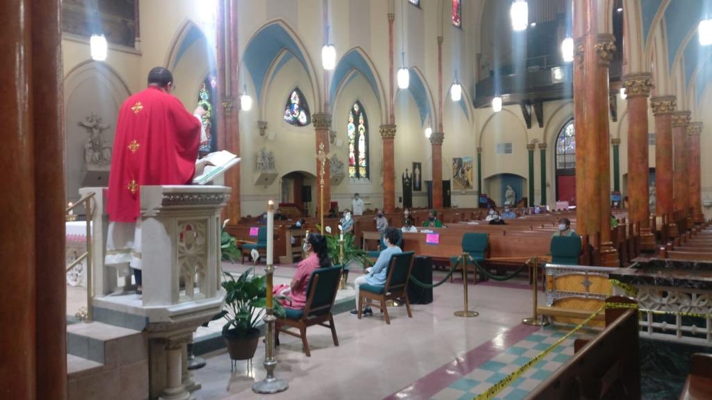 BlessedVirginM's tweet photo. Our Masses are back: May the Lord be praised!!! #BrooklynCatholic https://t.co/sYPInkHiZe