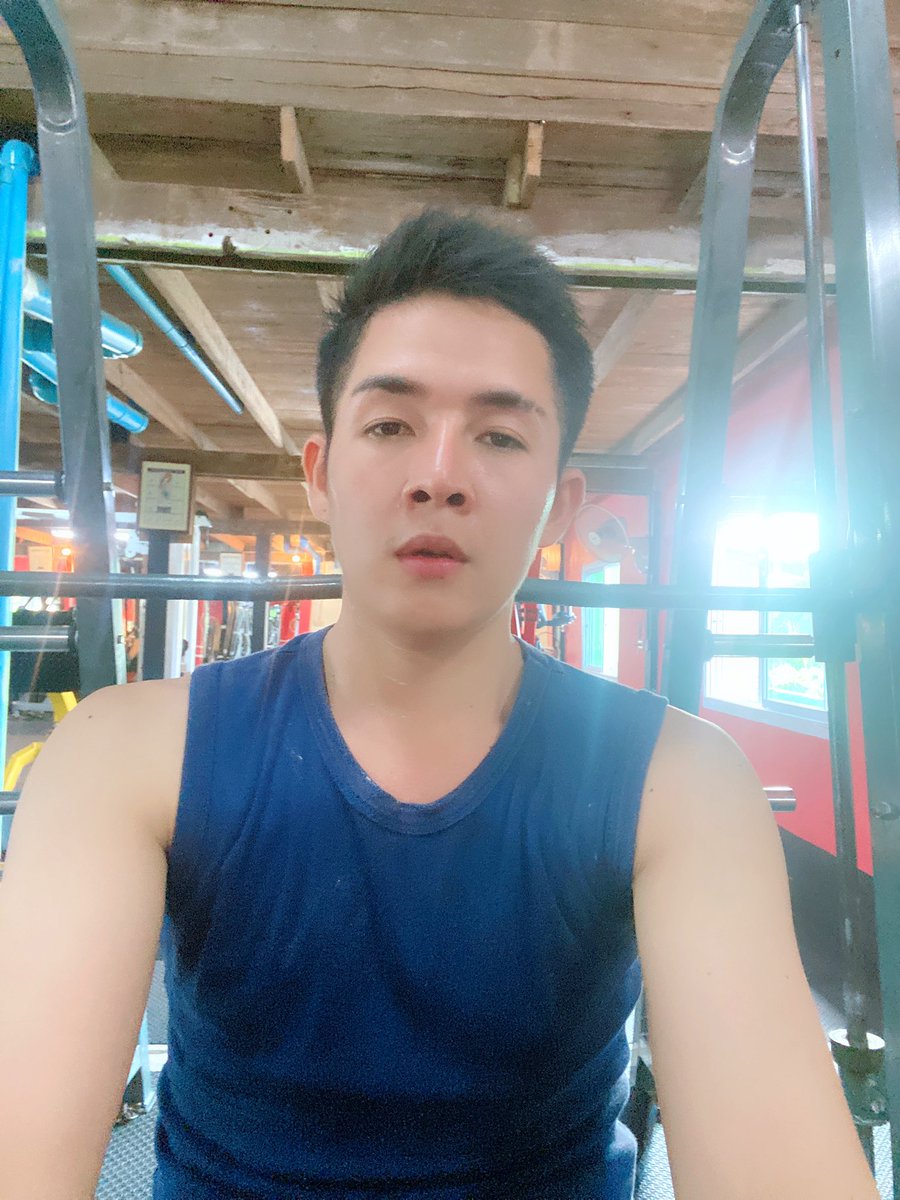 TawechaiP's tweet photo. ฟิตวันละนิด ฟิตมากขอบอก55 https://t.co/1qRE23BnHm