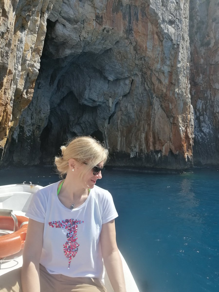LaConsiglieria's tweet photo. .@cilentonotizie

...si capisce che il #blue è il mio colore preferito? 😉😉😎
#Palinuro #gitainbarca #sole

@anboemo @viaggimperfetti @Barbaga3Gaetano @cittameridiane @OriettasRecipes @calabriaonline @tgr_campania @campaniacoast @TurismoCamp @FlipRuth @paoloigna1 @IveserVenezia https://t.co/ZHmopQAsk6