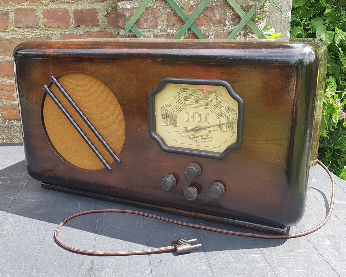 Ribstick's tweet photo. Radio Barco from 1937, fully restored. https://t.co/TT5D0O4yDW