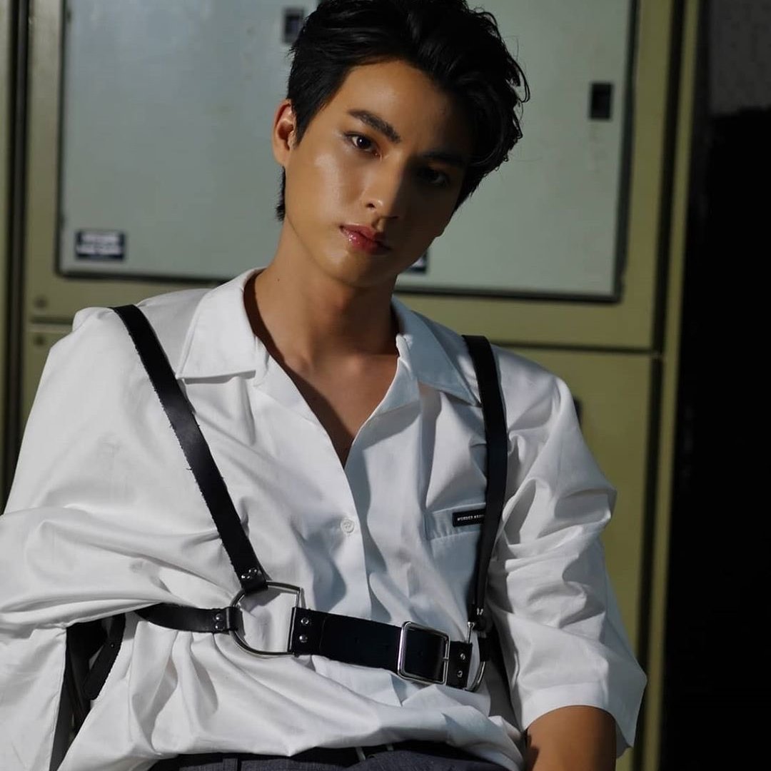 ShaGulfie's tweet photo. So, this cute, hot and gorgeous boy is in the market now. Confirmed by his non-boyfriend 🤭🤭

Everyone, get in line now 😍😍😍

#pmewissingle https://t.co/u0Jen9HXq9