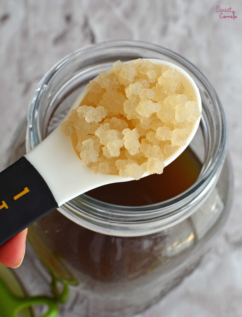SweetCannela's tweet photo. Desglosando los conceptos básicos de cómo hacer kéfir de agua casero. Una bebida fermentada rica en probióticos, ligeramente carbonatada y fácil de añadir tu sabor favorito #kefir #kefirdeagua Receta: https://t.co/Xh9FaXHqQk https://t.co/bLUAyc8lGb