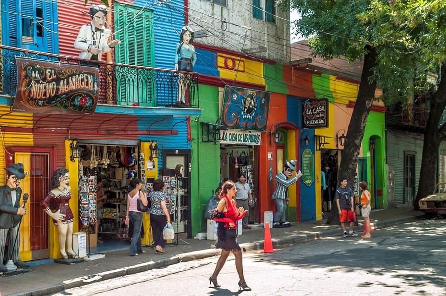 The La Boca barrio is a quirky haven for artists and pretty houses. Incidentally this area of Argentina also has a pretty big vegan scene.
#vegan #vegantravel #vegantravelagent #hamont #vegancommunity #plantbased
#luxuryjet #luxuryprivatejets #luxurytravel  #argentina
