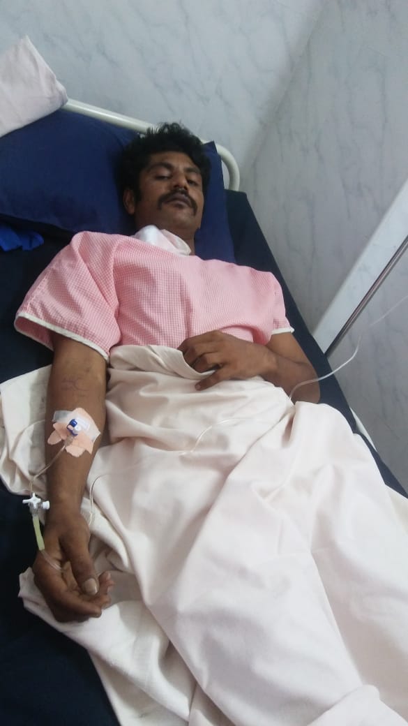 jawahirullah_MH's tweet photo. ஜீன் 9 அன்று ஆறுமுகநேரி காவல்நிலையத்தில் ஆய்வாளர் சாந்தி தலைமையில் காயல்பட்டணம் ஹபீப் முஹம்மது சித்ரவதை செய்யப்பட்டார் 

சிறுநீரகம் பாதிக்கப்பட்டு டயாலிசிஸ் செய்யும் நிலை

தமிழக அரசே சாந்தியையும்  காவலர்களையும்  நீக்கம் செய். ஹபீப் முஹம்மதிற்கு இழப்பிடு வழங்கு. #JusticeForHabeeb https://t.co/TcMSghmsF4