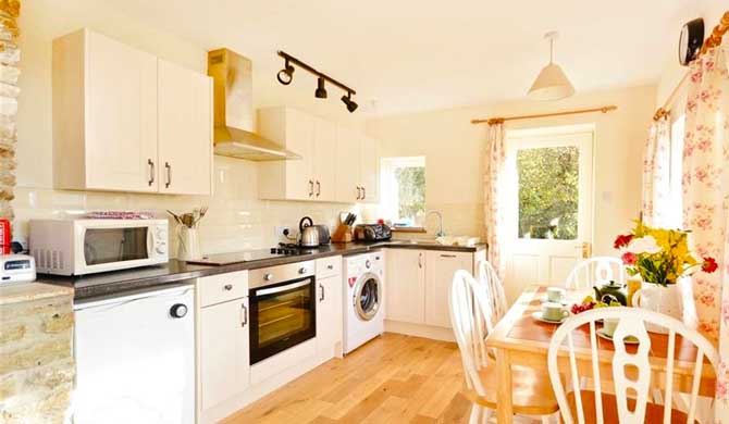 Whispering Pines Cottage, #WestBexington 🇬🇧

hostelman.com/places/united-…

Sleeps 4, from £61 per night … More #cottages &amp; #holidayhomes on #Hostelman at hostelman.com

#cottage #holidayhome #travel #traveling #travelling #vacation #vacations #hostelmansworld #getyourguide