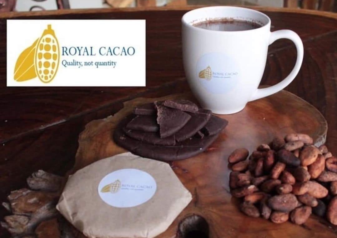 GisoffSV's tweet photo. #ConsumeLocalSV en Royal Cacao y prueba de un delicioso chocolate, hecho por manos 100% salvadoreñas. 🤩🍫☕

IG: royal_cacao10 https://t.co/JExoJOd76l