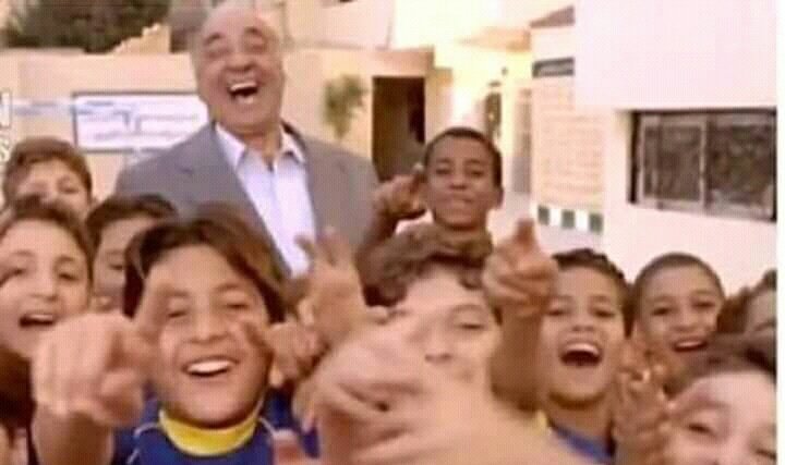 VlHuhd9lXcPjdLA's tweet photo. وربنا ما عارف انتو بتستنجدو بمين
إحنا عملناها قبلكوا وبنمتحن اهو (٣ث) #٣٠يونيو_انقذ_الخريجين_ياريس https://t.co/cRk47rKEir