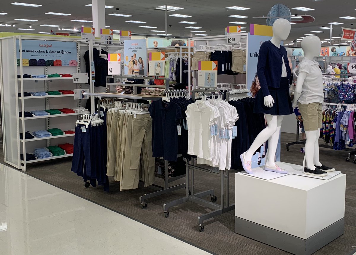 Cristina_Soto2's tweet photo. For all the parents ready for Back To School Target West Flagler has uniforms covered ☑️✏️📚 #targetrunanddone #2848 #D349 #btsready @aldenkooken @JoeyG85 @VisualMiami @Izabella121 https://t.co/SVDWFUANv0