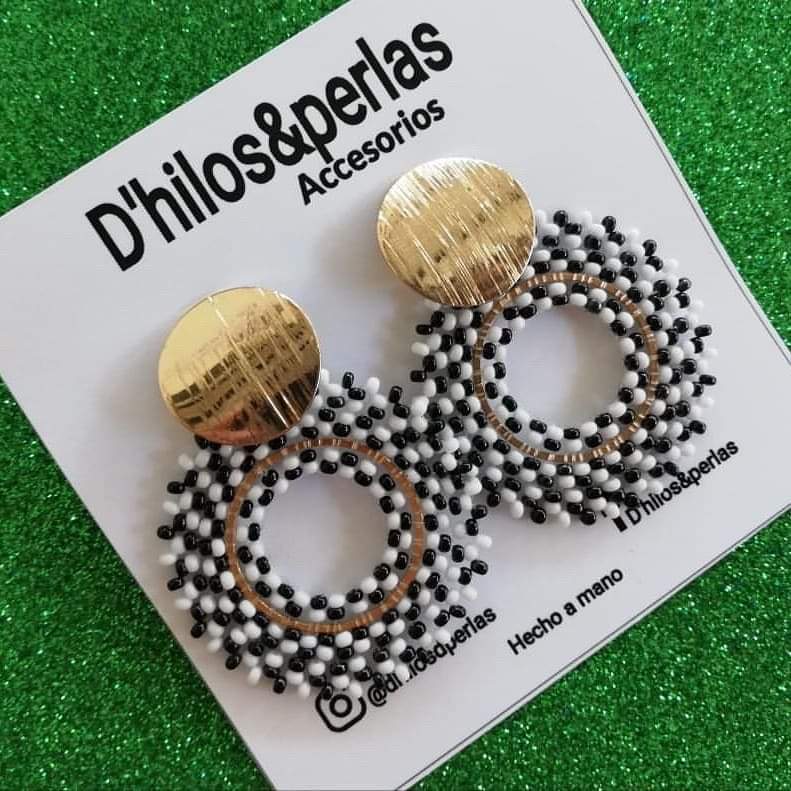GisoffSV's tweet photo. #ConsumeLocalSV en D'hilos&amp;perlas y encuentra lindos accesorios hecho por manos 100% salvadoreñas. 😍🇸🇻

IG: dhilosdperlas https://t.co/A02SYSq5ul