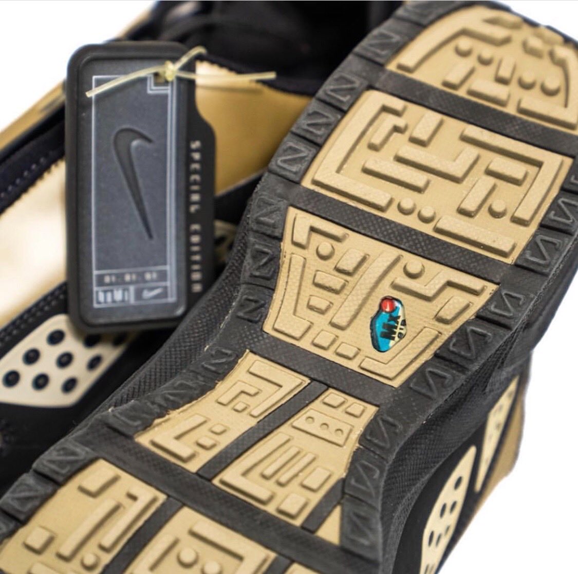 Archive.DNA tweet media