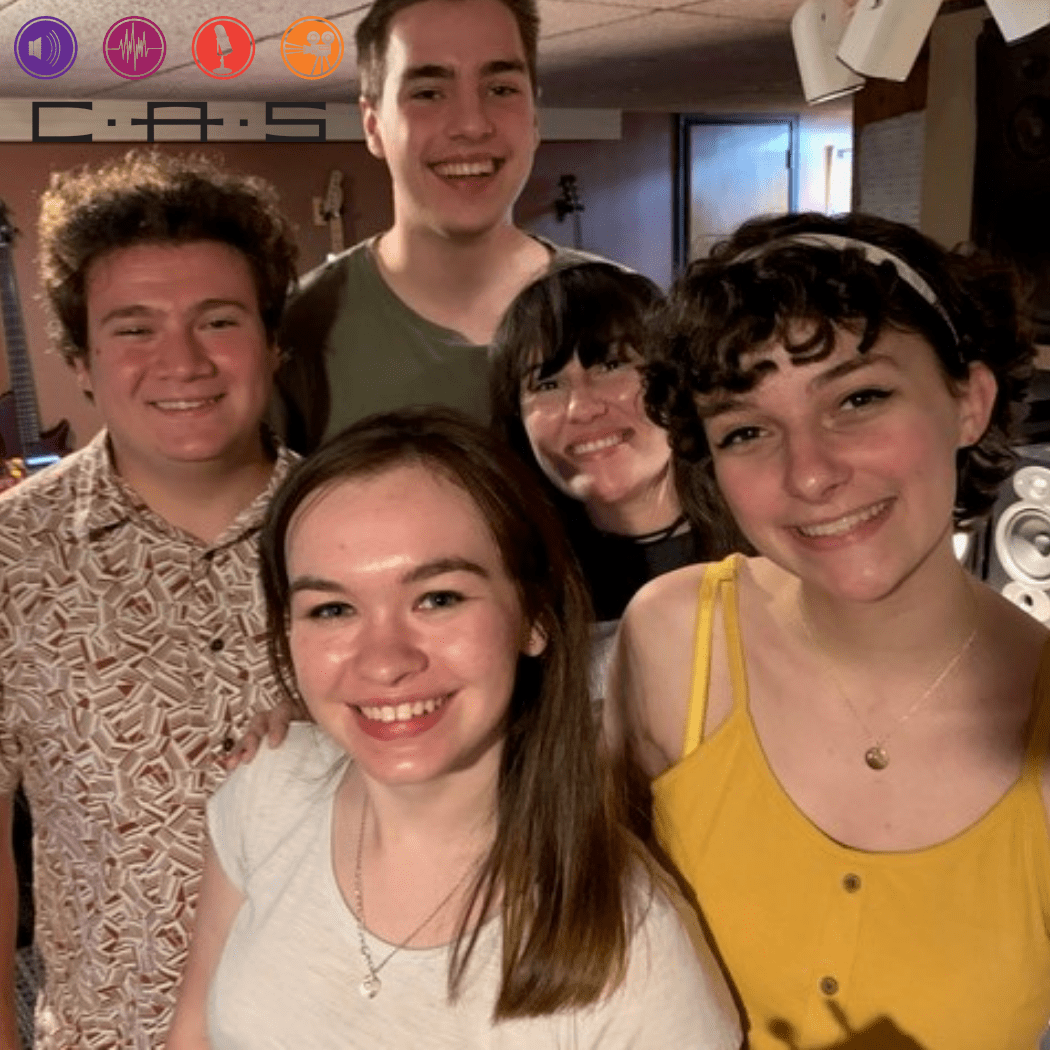 CASmusicProd's tweet photo. The band is in for Kely Zuzic’s new album!!
Sam Scheibe. Kelly Zuzic. DRUMS Nick Scafuto. GUIT
Band Buds - Leigh Huber, Chloe Crosby
@kellykpizzle @sam_scheibe @scafutz @leigh.marie.h @the_chloe_of_all_chloes
#casmusicproductions #studiorecording #musicproducer https://t.co/EkYSHMKHcB