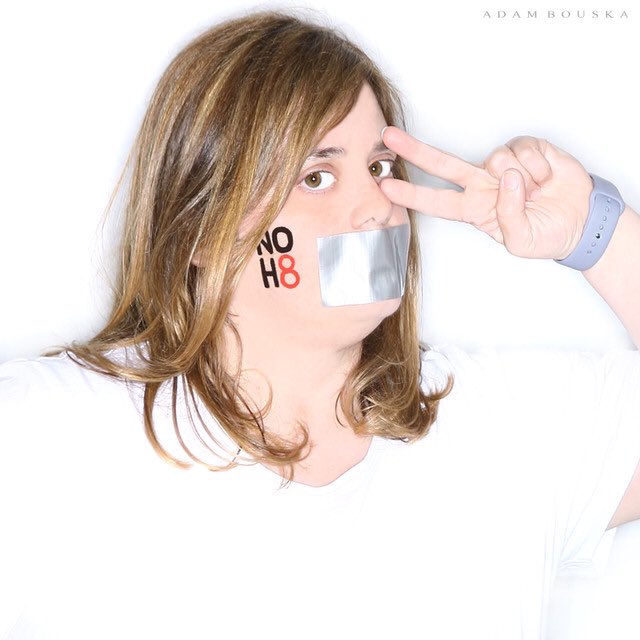 teachergirl00's tweet photo. The #NOH8 photo shoot I was planning to volunteer for this past weekend has been postponed, but here’s my photo from a year ago today, taken on #PrideWeekend in NYC. #AllLoveNOH8 #Ally Happy #Pride 🌈 https://t.co/GD2wgNu7BH