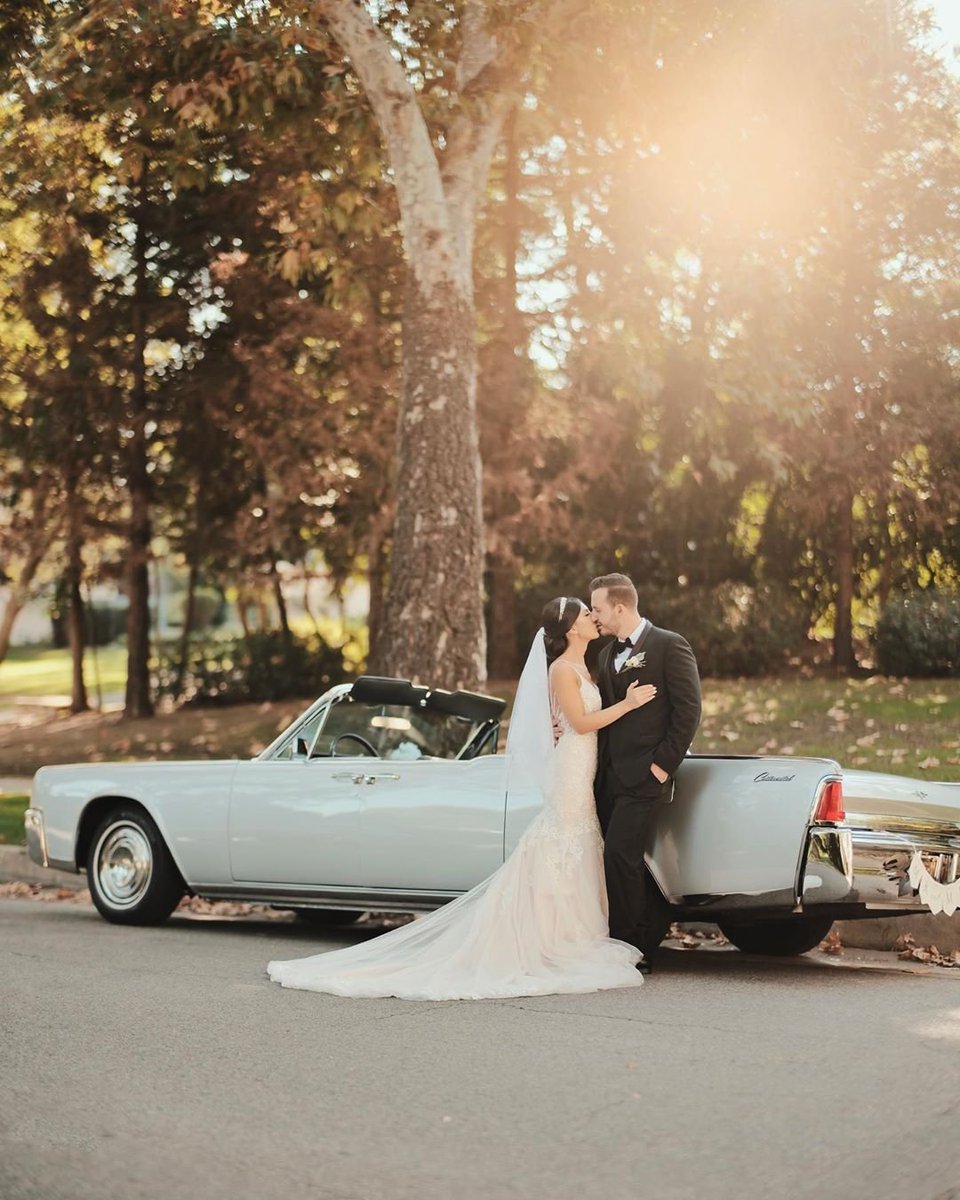 LABanquets's tweet image. Daydreaming about your #wedding day? Let us make your #dreams a reality! 💭 #LABanquets
Photo by: @arm_studios on Instagram