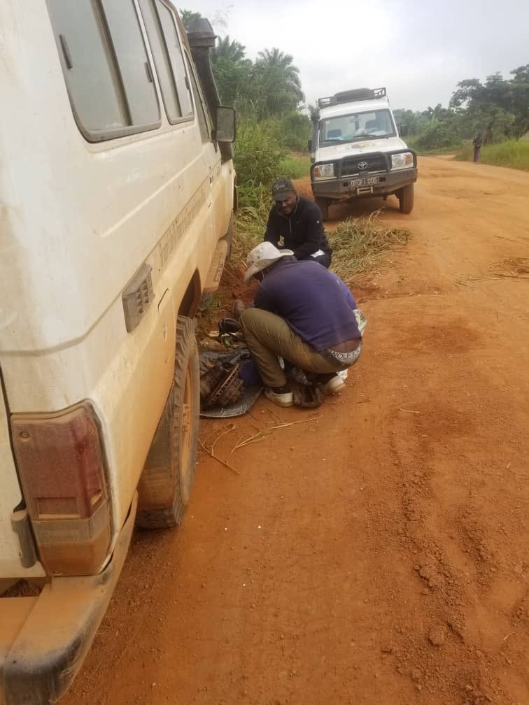 SavingGorillas's tweet photo. Update from the field: Fossey Fund DRC program Director, Urbain Ngobobo, took a 5 day road trip, 1200 kilometers on dirt roads, to reach the Nkuba field station. It took days of driving on rough roads, including stops to fix a flat tire and to dig the truck out of the mud. https://t.co/ffUzr7oDtj