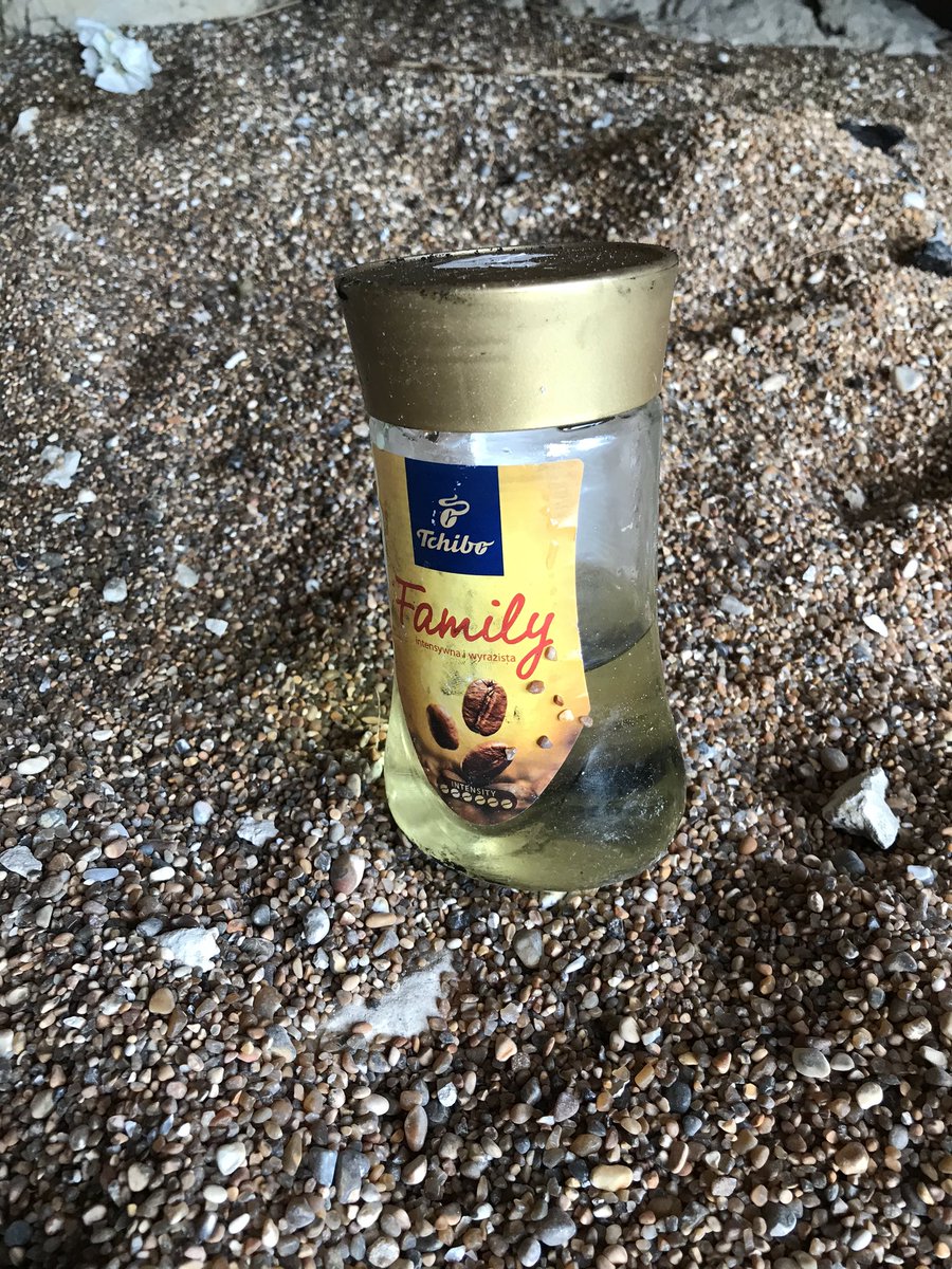erintyrrellart's tweet photo. TAMPONS AND POO AT #DURDLEDOOR. The great duo. Whilst at #ScratchyBottom there was fag butt after fag butt and we cleared out 30 #corona bottles from one cave. Must have been a tough day. 3 bags collected this evening with @Bedders67
@LitterFreeCoast @DorsetCouncilUK https://t.co/isNidxhXUE
