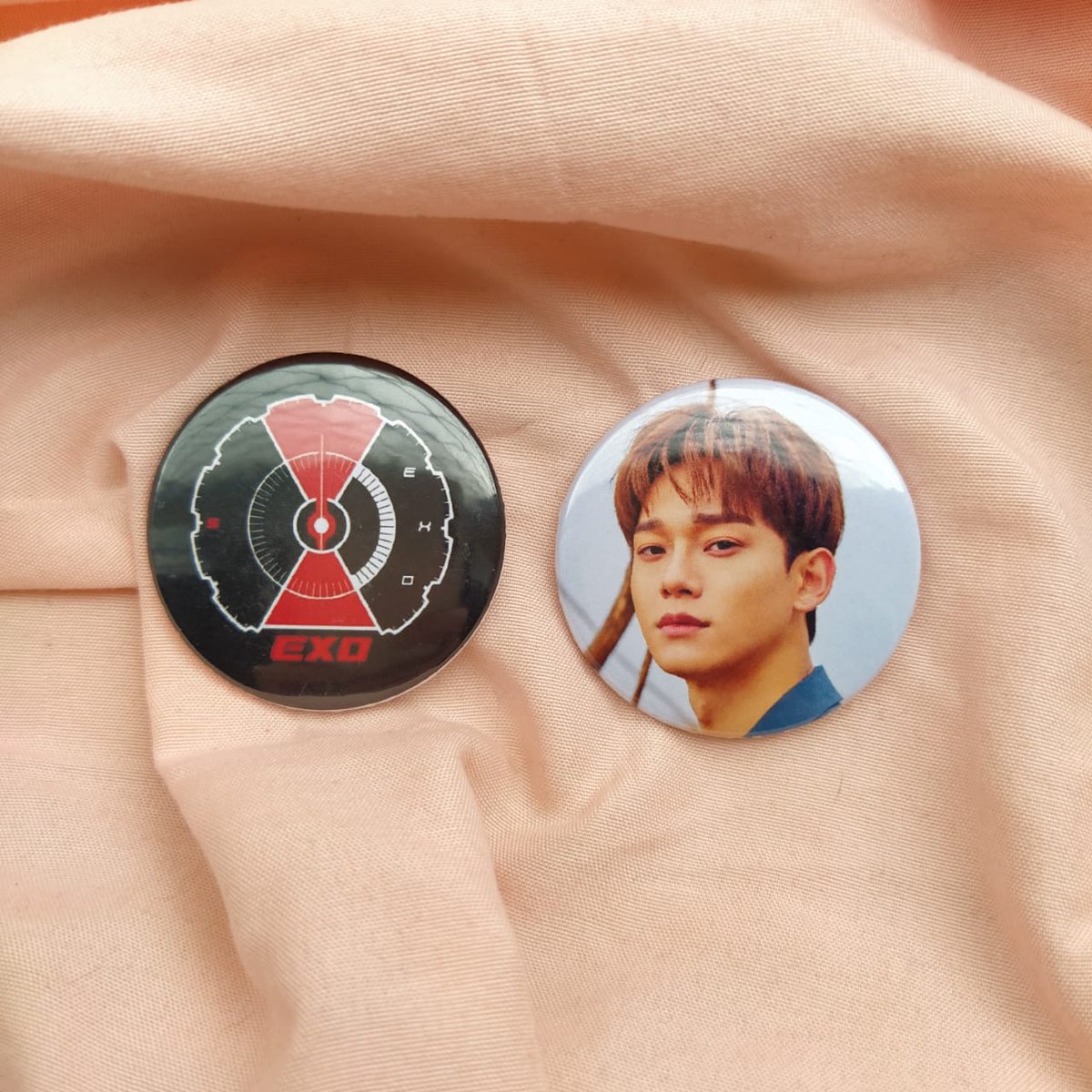 haru_store's tweet photo. Exo'ls novidade que acaba de chegar na Haru Store! Um Kit do Exo super fofo❤️💖

Ítens:

- Uma almofada
- Um chaveiro
- Dois bottons

R$35,00 + frete

Obs: almofada sem o enchimento frete 10 reias, com o enchimento frete a combinar. https://t.co/9zYcqLY7f3