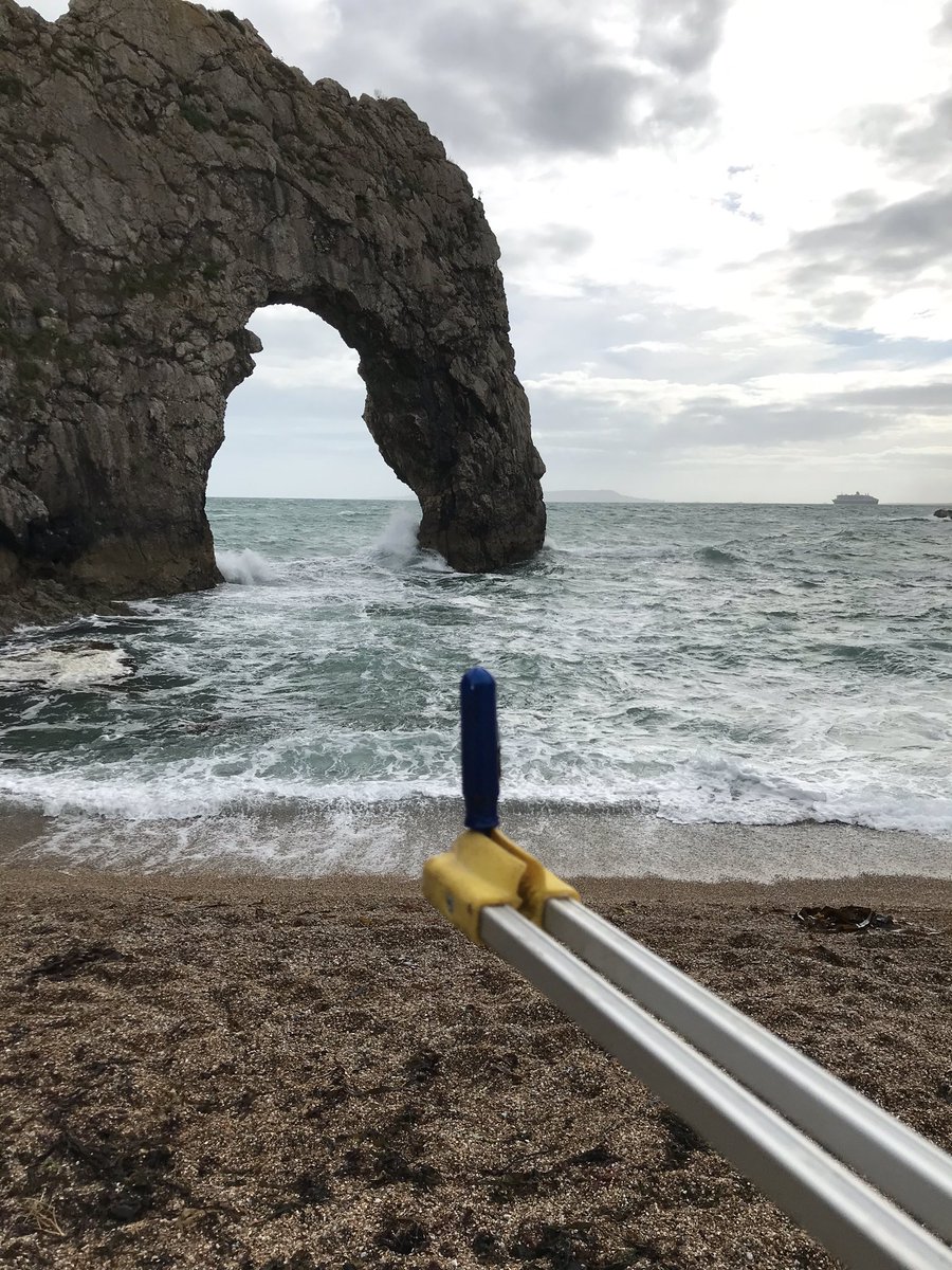 erintyrrellart's tweet photo. TAMPONS AND POO AT #DURDLEDOOR. The great duo. Whilst at #ScratchyBottom there was fag butt after fag butt and we cleared out 30 #corona bottles from one cave. Must have been a tough day. 3 bags collected this evening with @Bedders67
@LitterFreeCoast @DorsetCouncilUK https://t.co/isNidxhXUE