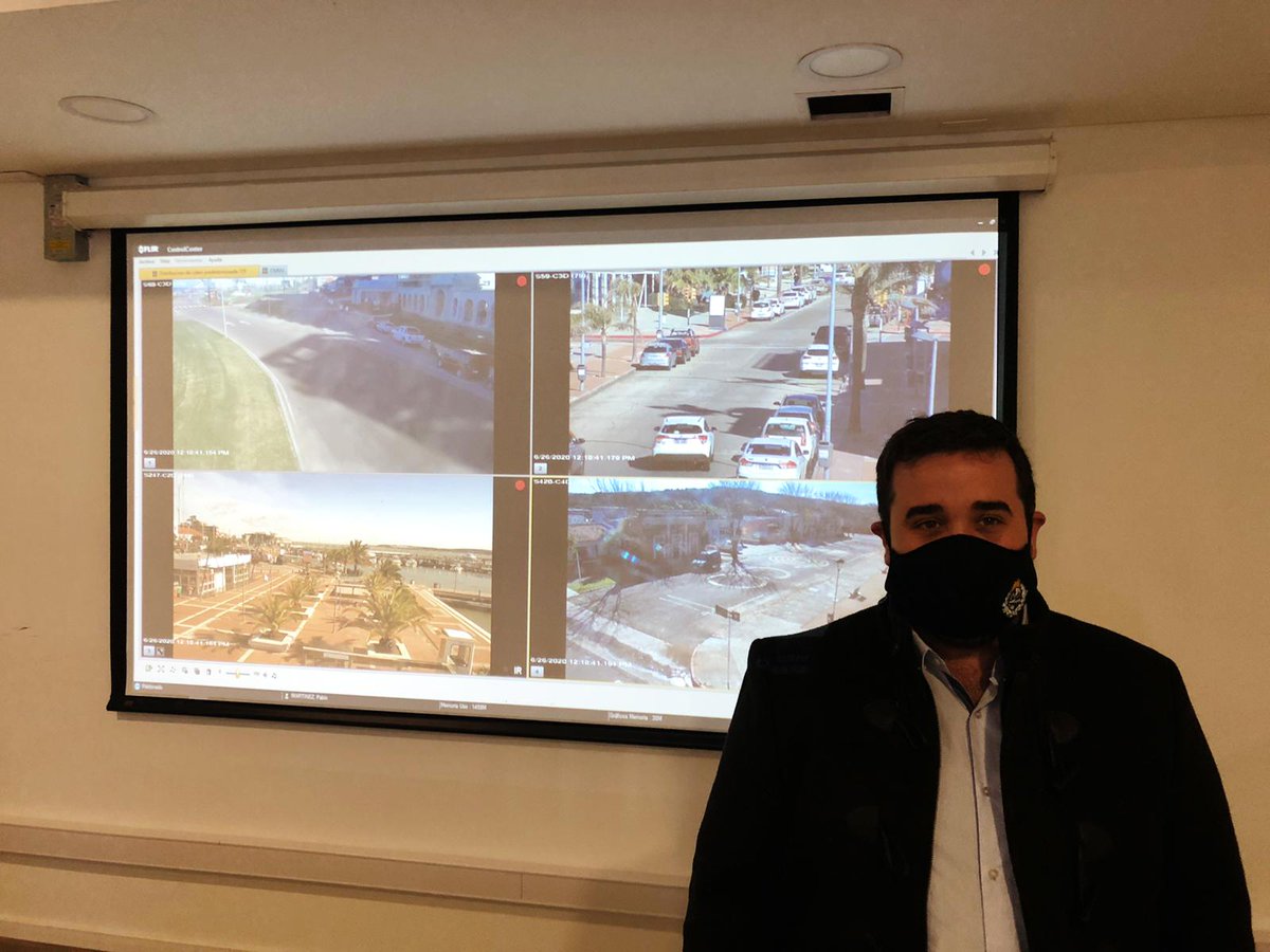 camaldonado102's tweet photo. Compartimos imágenes de la visita de la semana pasada, de nuestro Diputado Sebastián Ca ▶1⃣0⃣2⃣l y el Diputado Alvaro Perrone al Centro de Monitoreo de Videovigilancia de Maldonado 📼🚔
#sebastiancaldiputado #lista102 #cabildoabierto #cabildoabiertomaldonado https://t.co/gbAhgKz5O2
