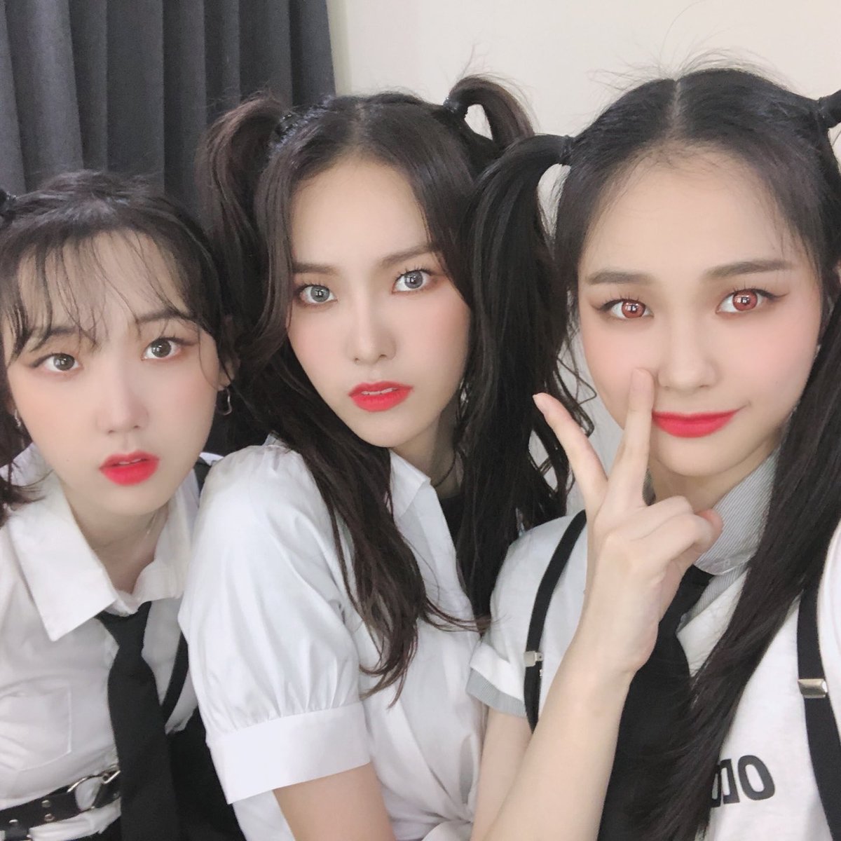jiyoonsgallery's tweet photo. 1thek Stage Break (behind the scenes)
[20200601] https://t.co/H7hshOevkY