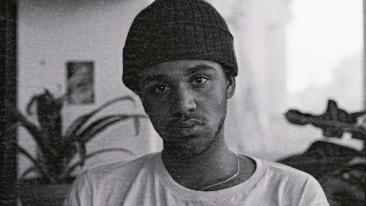 Langston Uibel: “Woher soll ein Kind wissen, dass ein Superheld schwarz sein kann?" ➡️ gq-magazin.de/entertainment/…