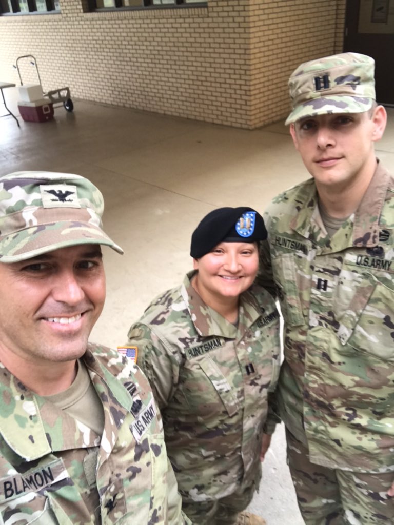 GolfingGunner's tweet photo. The Destroyer BDE really is a family business. CPT Bianca Huntsman took command of A 1-19FA and her husband is in 95th AG. I challenged her to remember #17-When in charge take charge, and #41-To get past polished mediocrity. 
#funksfundamentals #Fires50
@TRADOC @OfficialFtSill https://t.co/znZbdtaxMO