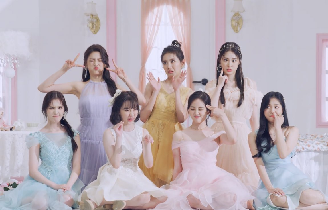 yuju2hearts's tweet photo. after years of waiting, they're finally debuting!!!! AAAAAAAAAAAA

#Tag_me_Weeekly
#수군수군_나리난_위클리의_타임라인 @_Weeekly https://t.co/Dixp9TECFh