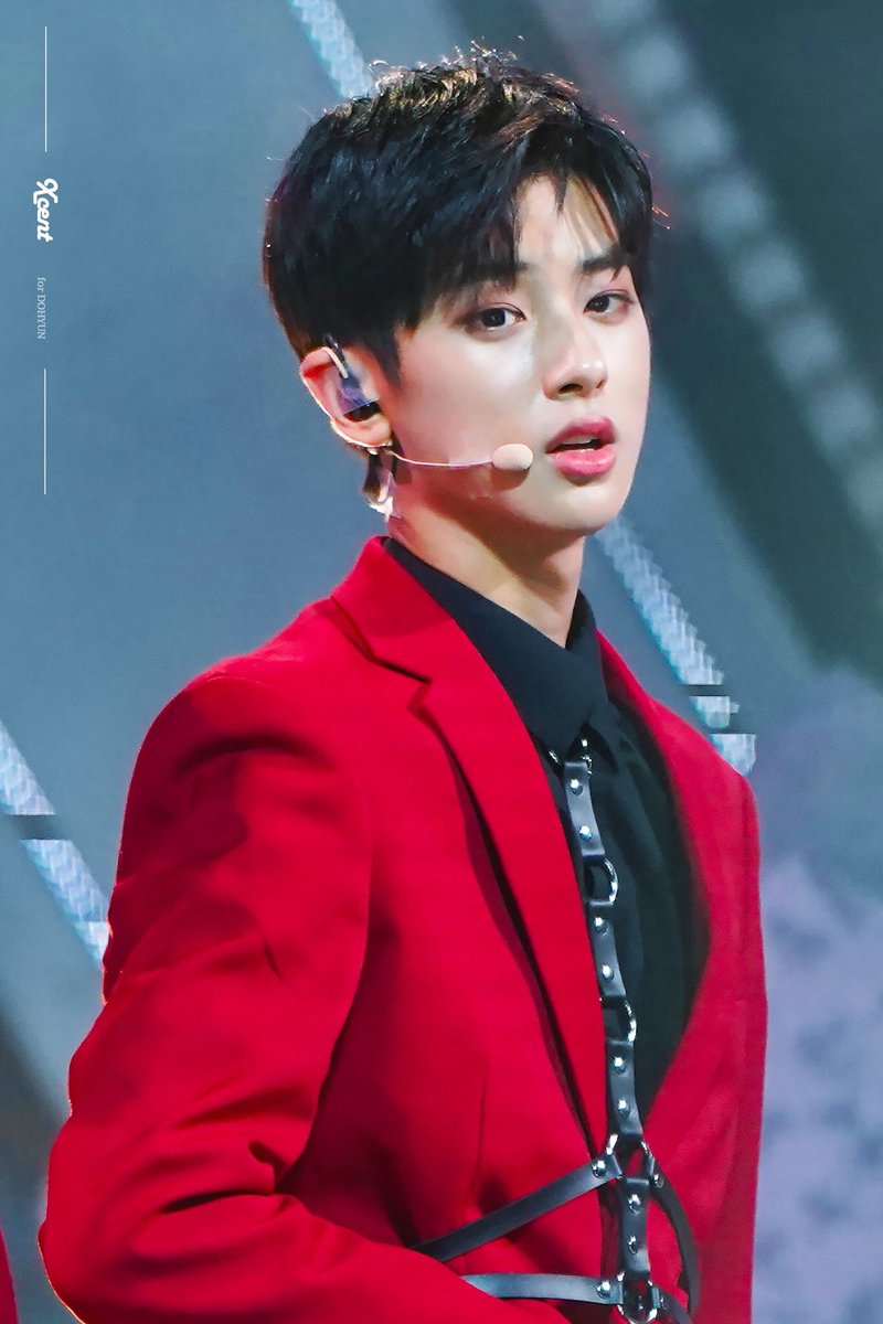 timeto_minkyu's tweet photo. 190630 프로듀스X101 세미파이널 3차경연
#김민규 #민규 #KIMMINKYU #MINKYU https://t.co/0c9lAHyvCT