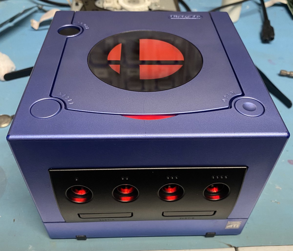 OregonRepair's tweet photo. 🚨🚨🚨GIVEAWAY TIME🚨🚨🚨
Up for grabs is YOUR choice of one of these 2 customs. Like, retweet, and follow to be entered to win! Winner drawn 7/13 @ 5 pm PST.
Custom jewel - @RockerGameMod 
3D printed drive delete - @collingall 
Sd2sp2 - @citrus3000psi 
Buttons - @pingpong980 https://t.co/Y3c319DpzA