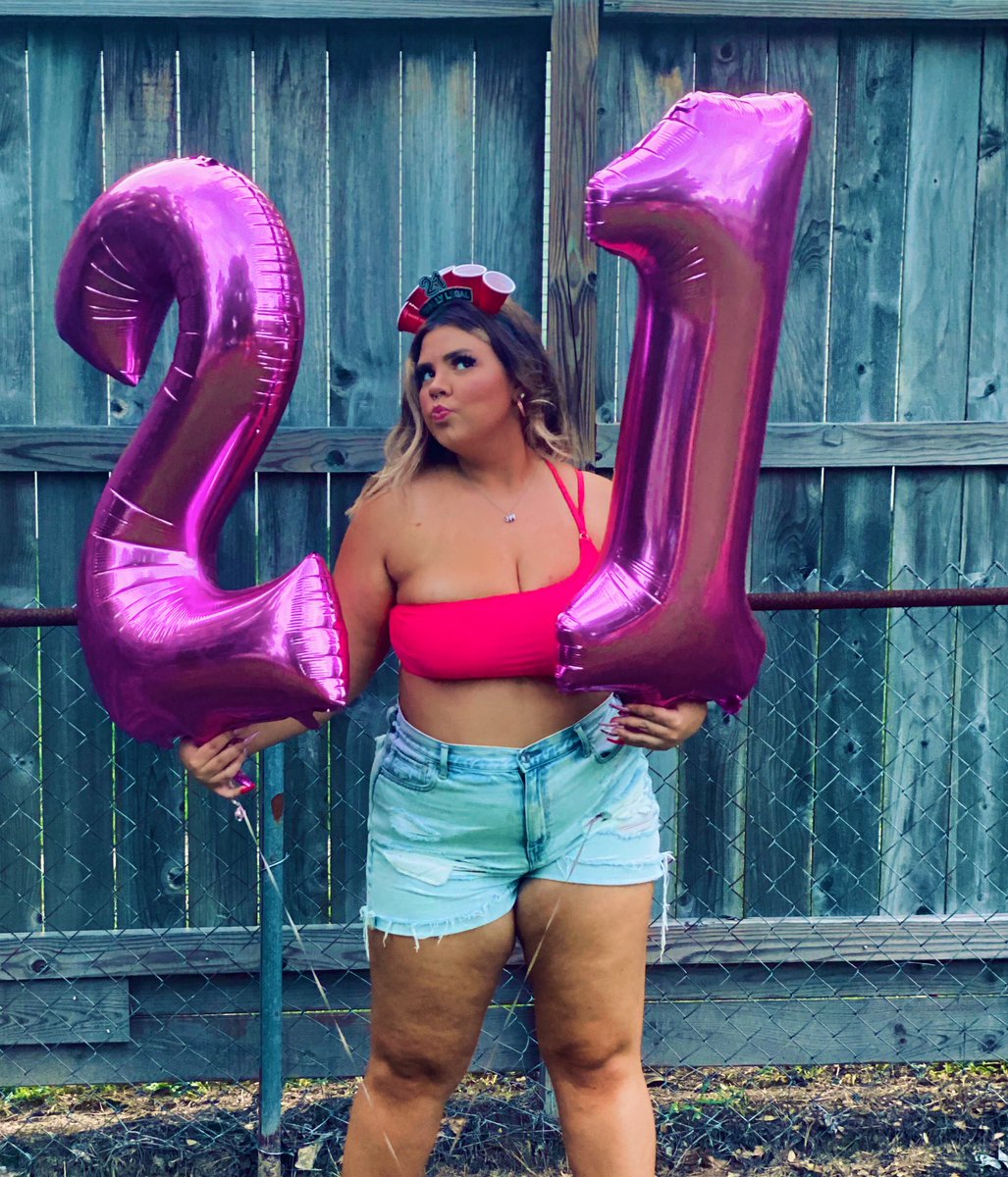 Karrisa👑 tweet media