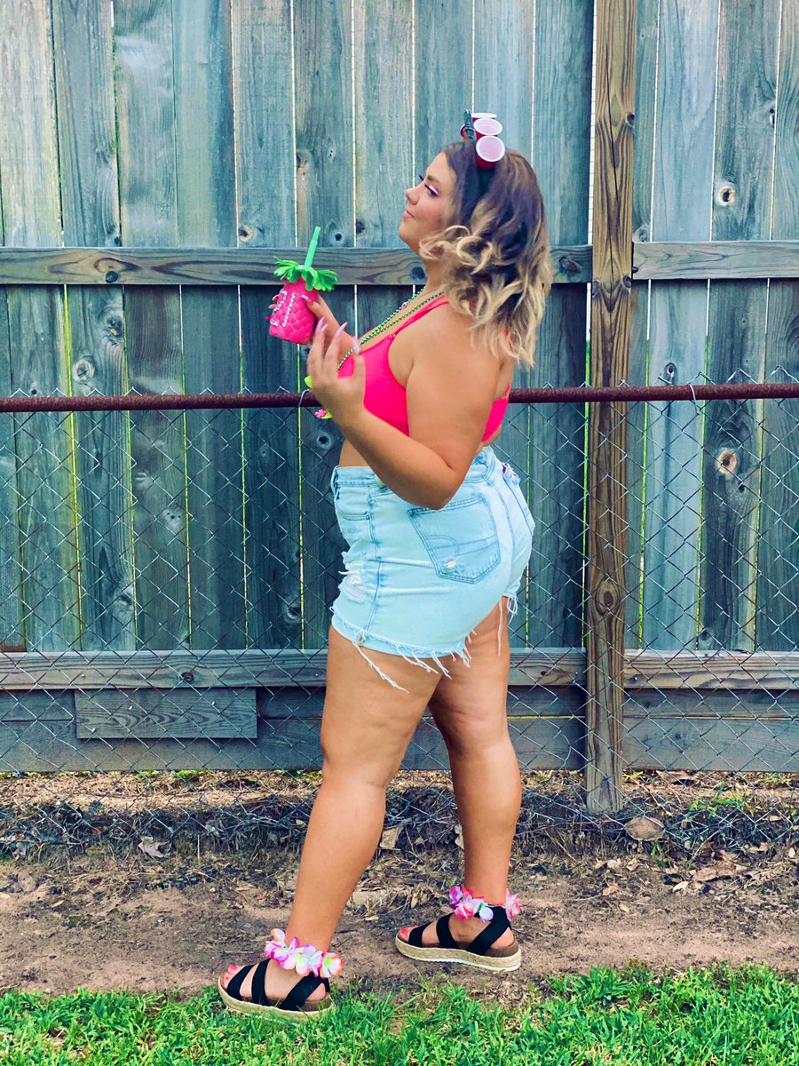 Karrisa👑 tweet media