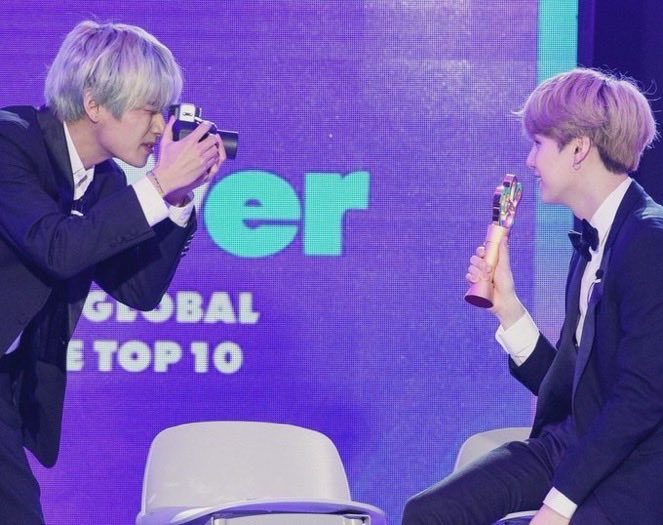 taehyung and yoongi photographing each other, a very wholesome, beautiful thread:
