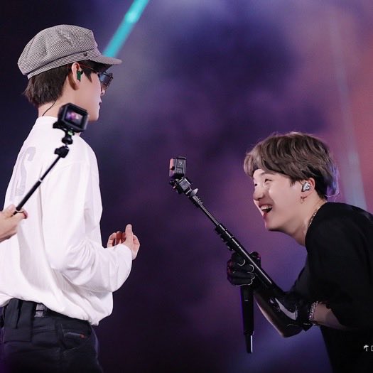 taehyung and yoongi photographing each other, a very wholesome, beautiful thread: