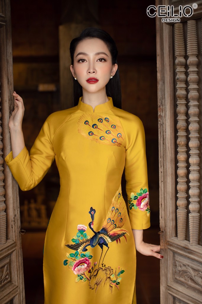 A thread about áo dài, Vietnam's traditional clothing/ national garment.