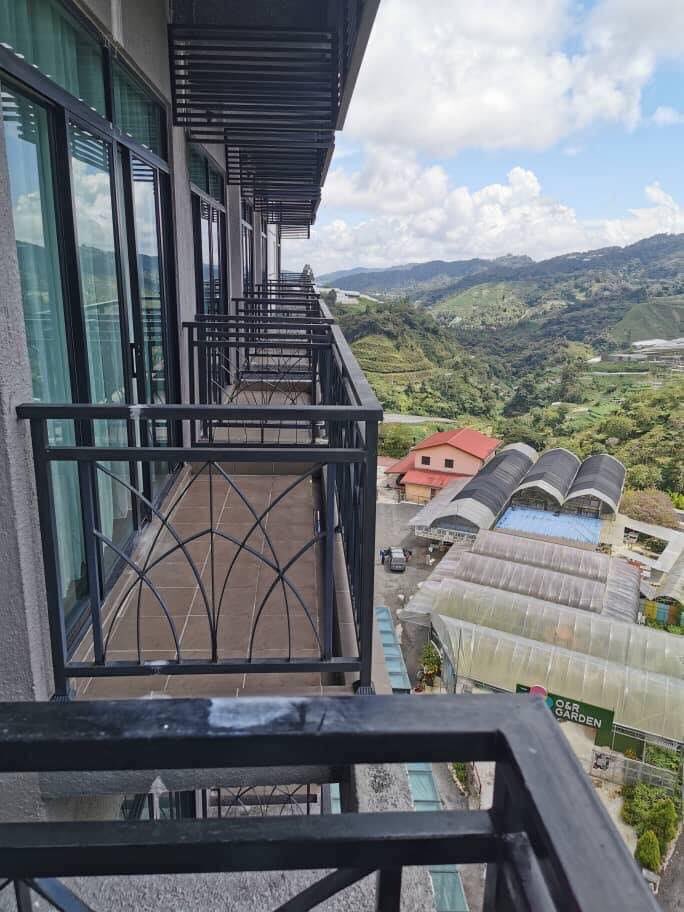 JalanCutiSantai's tweet photo. Kalau nk ke Cameron Highland boleh try 2 Homestay ni..view dia power... terletak kat Puncak Brinchang dan 5 minit jer nak ke Pasar Kea Farm..Pasar Kea Farm ni tempat wajib singgah!!! Owner melayu, baik dan friendly...lehlah support skit!!! https://t.co/WhPa5lqFM1