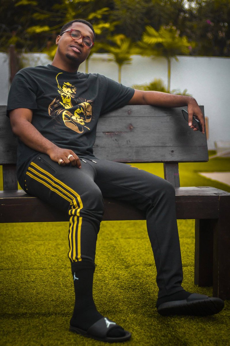SteezeHub's tweet photo. You know say King Cue @KOJO_Cue be low key journalist?
He job for Daily Guide kakra as a service personnel sef
5 things you for know about our #MCM @KOJO_Cue
https://t.co/CINe2shNvu
https://t.co/IjwecyuZa4 #ForMyBrothers #MCM https://t.co/cgPHZt1Ght