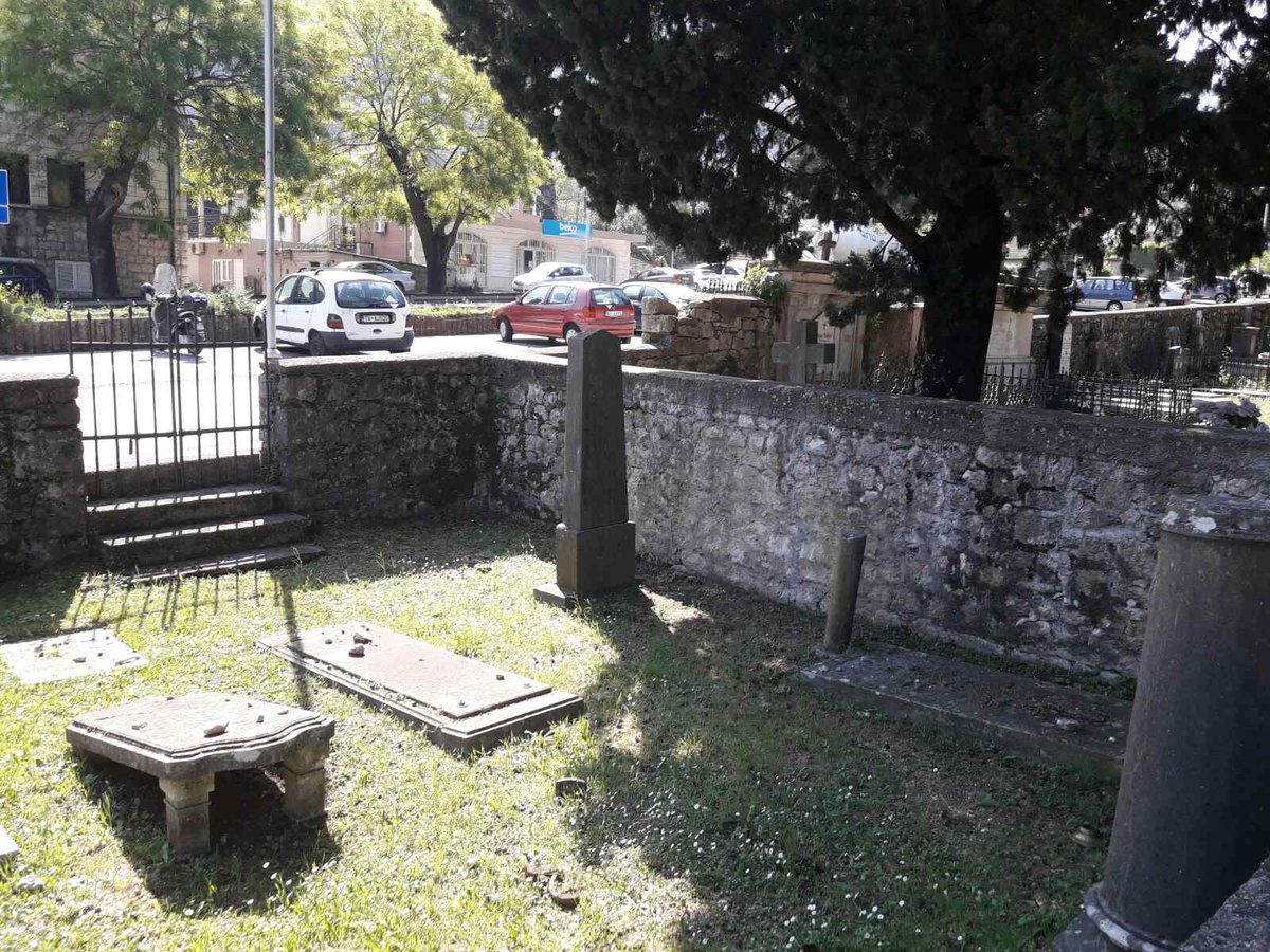 PTraces's tweet photo. #MyParallelTraces
The Jewish cemetery in Kotor is located among Venetian and Austro-Hungarian palaces and fortifications. It is not big in size but is a significant reminder of the Jewish life in the Bay.
https://t.co/4147rTtmCx https://t.co/mEQsHqjt4w